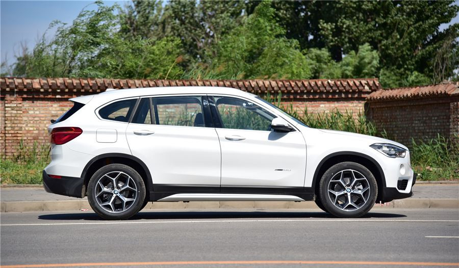 {賭馬}(全新宝马m140i)